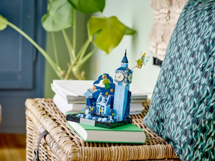 LEGO® Disney™ 43232 Let Petra Pana a Wendy nad Londýnem